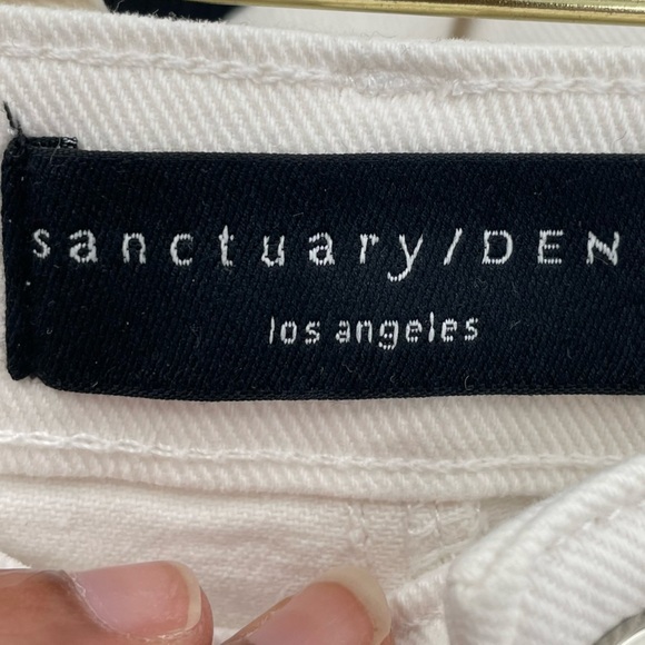 Sanctuary Sidewalk Denim Cutoff Shorts In Vintage White NWT - Picture 6 of 11